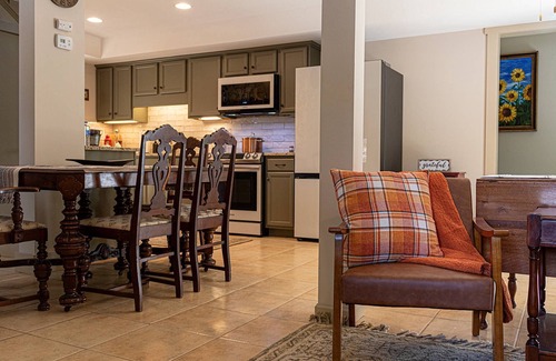 Flintstone Cabaña | Stunning Private Cottage! Base of Beautiful Lookout Mtn; 10 miles to Chattanooga; Rock City, Hiking