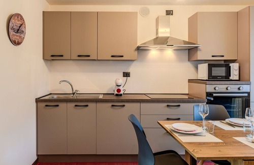 Cosio Valtellino Casa | Maravillosa casa de vacaciones privada para 5 personas con WIFI, TV, balcón y mascotas permitida