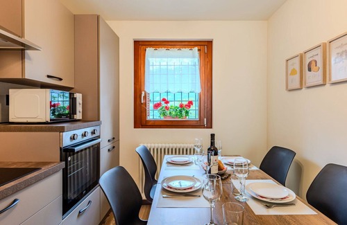 Cosio Valtellino Casa | Maravillosa casa de vacaciones privada para 5 personas con WIFI, TV, balcón y mascotas permitida