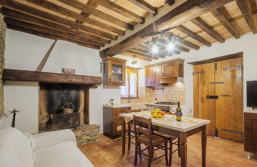 Montignoso Villa | Preciosa casa de vacaciones privada para 2 personas con WIFI, TV y mascotas permitida
