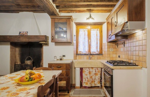 Montignoso Villa | Preciosa casa de vacaciones privada para 2 personas con WIFI, TV y mascotas permitida