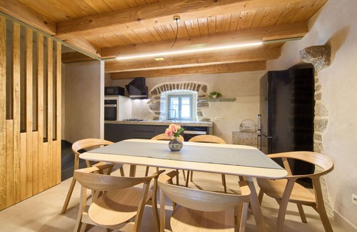 Krk Casa | Casa de vacaciones privada con WIFI, piscina privada, bañera de hidromasaje, A/C, TV, terraza
