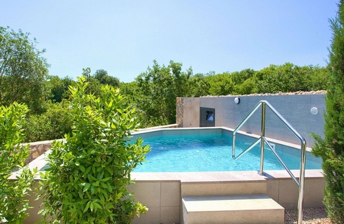 Krk Casa | Casa de vacaciones privada con WIFI, piscina privada, bañera de hidromasaje, A/C, TV, terraza