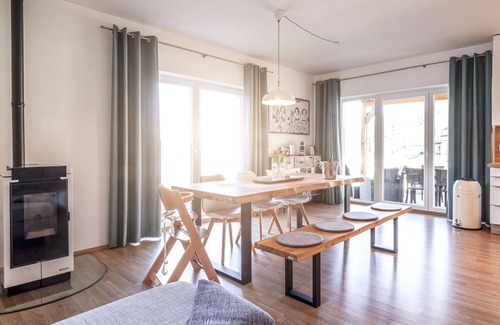 Frymburk Casa | Estupenda casa de vacaciones privada para 5 personas con WIFI, TV, terraza y mascotas permitida