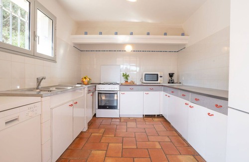 Guerrevieille Casa | Casa de vacaciones privada con WIFI, piscina privada, TV, balcón, mascotas permitida, aparcamiento