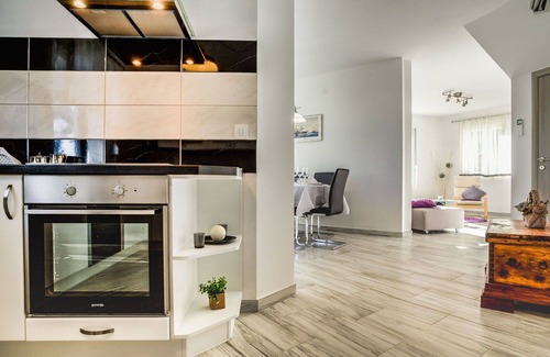 Sveti Vid Dobrinjski Villa | Casa de vacaciones privada con A/C, piscina privada, WIFI, jacuzzi, TV, terraza, aparcamiento