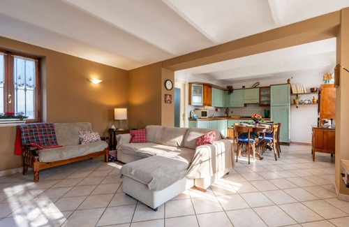 Rocca D'Arazzo Casa | Preciosa casa de vacaciones privada con WIFI, piscina privada, TV, patio y mascotas permitida