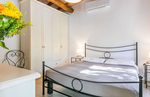 Monte Argentario Casa | Stunning private villa for 6 guests with WIFI, hot tub, A/C, TV, patio, pets allowed and parking