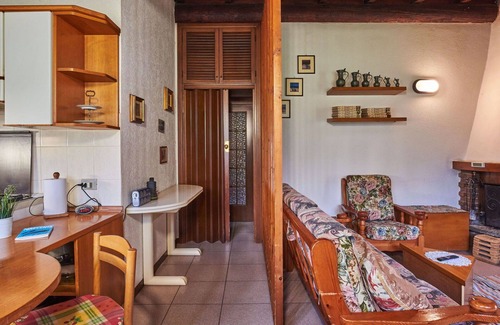 Claino Con Osteno Casa | Casa de vacaciones privada con WIFI, TV, patio, mascotas permitida, vista panorámica, aparcamiento
