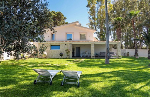 Eastern Sicily Villa | Casa de vacaciones privada con A/C, WIFI, TV, vista panorámica, aparcamiento, cerca de Siracusa