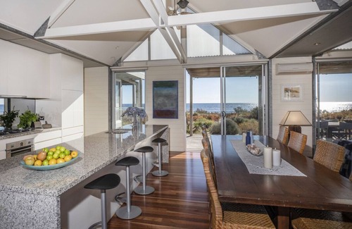 Normanville Casa | Stunning Private Luxury Absolute Beachfront Adult's Retreat