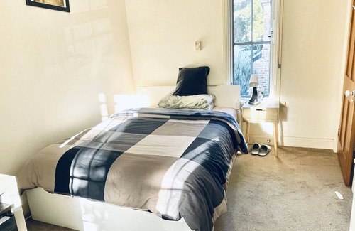Norwood Casa | Stunning private room near to CBD with balcony