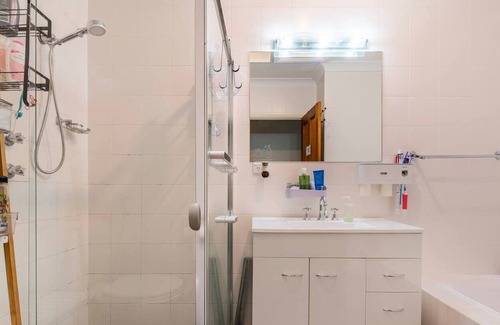 Norwood Casa | Stunning private room near to CBD with balcony