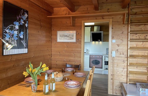 Illmensee Casa | Maravillosa casa de vacaciones privada para 4 personas con WIFI, TV, terraza y vista panorámica