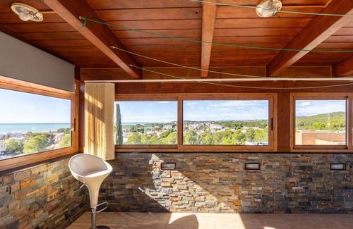 Comarruga Casa | Preciosa casa de vacaciones privada con A/C, piscina privada, WIFI, TV, terraza y aparcamiento
