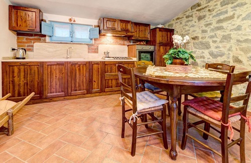 Fratticciola Villa | Estupenda casa de vacaciones privada con WIFI, jacuzzi, A/C, piscina privada, cerca de Cortona
