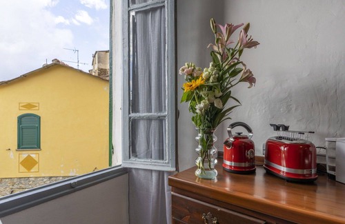 Pietrabruna Casa | Preciosa casa de vacaciones privada con WIFI, TV, balcón, mascotas permitida y aparcamiento