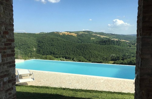 San Venanzo Villa | Estupenda casa de vacaciones privada con piscina privada, WIFI, TV, vista panorámica y aparcamiento