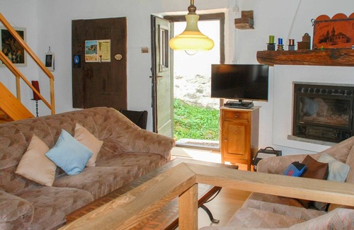 Acquarossa Casa | Casa de vacaciones privada con WIFI, TV, patio, mascotas permitida, vista panorámica, aparcamiento