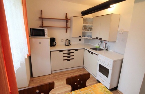 Sedlec Villa | Preciosa casa de vacaciones privada para 8 personas con piscina privada, TV y mascotas permitida