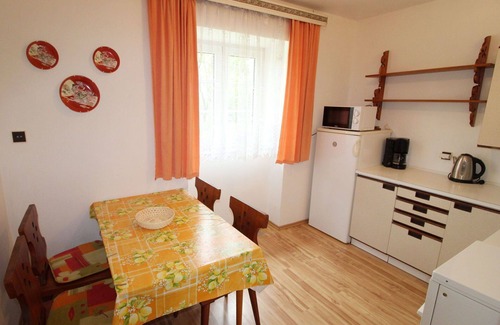 Sedlec Villa | Preciosa casa de vacaciones privada para 8 personas con piscina privada, TV y mascotas permitida