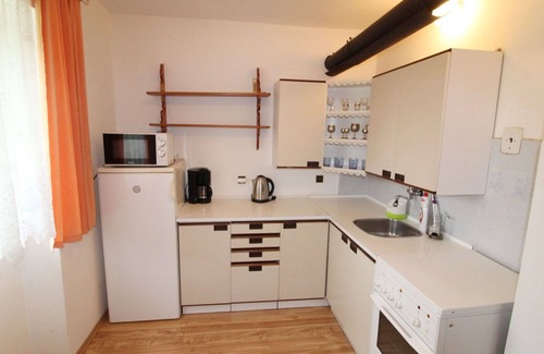 Sedlec Villa | Preciosa casa de vacaciones privada para 8 personas con piscina privada, TV y mascotas permitida