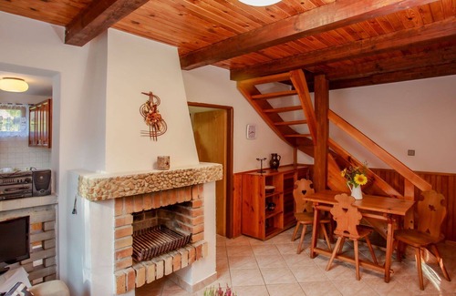 Zabovresky Casa | Preciosa casa de vacaciones privada para 5 personas con WIFI, TV, terraza y mascotas permitida