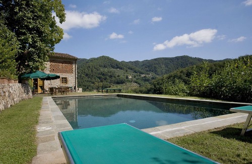 Pescaglia Villa | Casa de vacaciones privada con piscina privada, WIFI, TV, patio, vista panorámica, cerca de Lucca