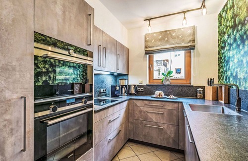 Eckartau Villa | Maravillosa casa de vacaciones privada para 12 personas con WIFI, TV y patio