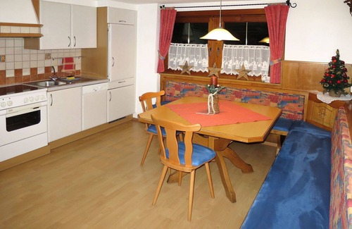 Distelberg Casa | Maravillosa casa de vacaciones privada para 8 personas con piscina, WIFI, TV, patio y aparcamiento