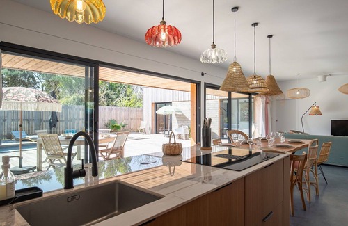 Locquirec Casa | Maravillosa casa de vacaciones privada con piscina privada, WIFI, TV, terraza y mascotas permitida