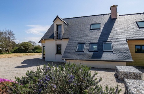 Guimaec Casa | Estupenda casa de vacaciones privada con WIFI, piscina privada, TV, terraza y mascotas permitida