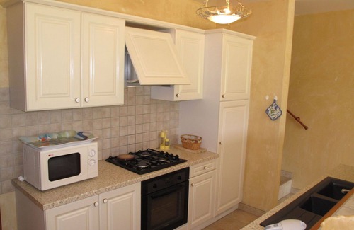 Grillon Casa | Estupenda casa de vacaciones privada para 4 personas con TV, patio y mascotas permitida