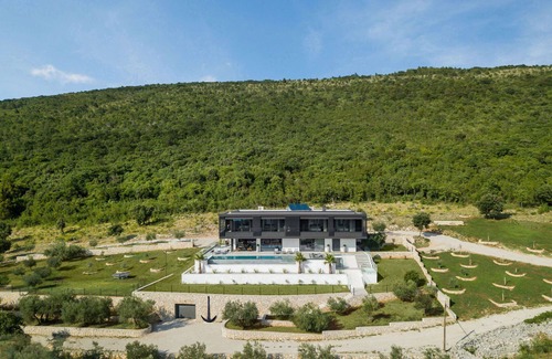 Brovinje Villa | Casa de vacaciones privada con piscina privada, jacuzzi, A/C, WIFI, TV, terraza, vista panorámica