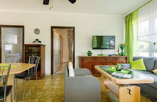 Balatonmariafurdo Casa | Maravillosa casa de vacaciones privada para 8 personas con piscina privada, WIFI, TV y terraza