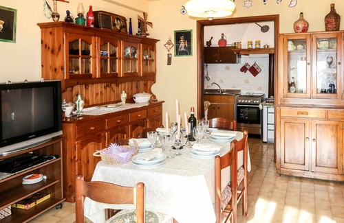 Aurigo Casa | Estupenda casa de vacaciones privada con WIFI, TV, terraza, vista panorámica, aparcamiento
