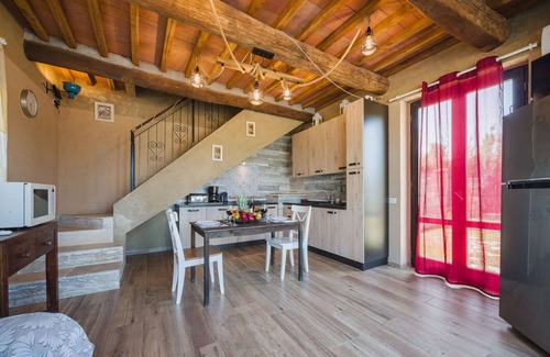 Castelvecchio Casa | Casa de vacaciones privada con A/C, WIFI, piscina privada, jacuzzi, TV, terraza