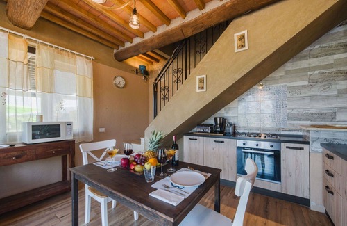 Castelvecchio Casa | Casa de vacaciones privada con A/C, WIFI, piscina privada, jacuzzi, TV, terraza