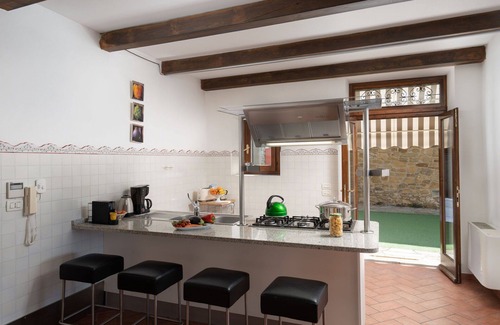 Subbiano Villa | Casa de vacaciones privada con piscina privada, WIFI, A/C, jacuzzi, TV, terraza, cerca de Arezzo