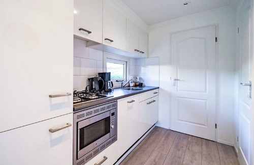 Dordtse Biesbosch Casa | Preciosa casa de vacaciones privada para 4 personas con piscina, WIFI, TV y terraza
