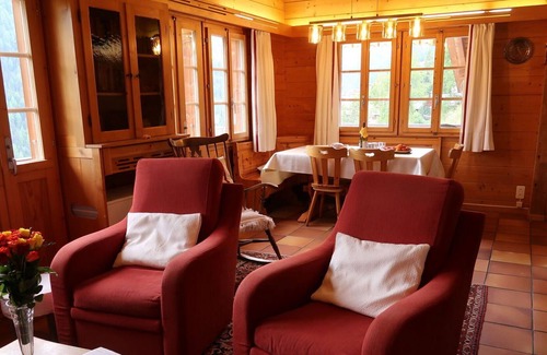 Grimentz Casa | Maravillosa casa de vacaciones privada con WIFI, TV, terraza, mascotas permitida y aparcamiento