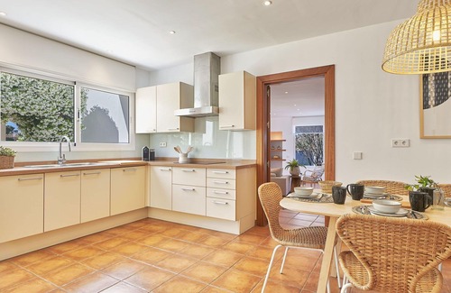 Nueva Milla de Oro Villa | Preciosa casa de vacaciones privada con piscina privada, WIFI, A/C, TV, terraza y aparcamiento