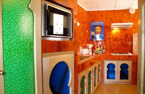 Bendejun Casa | Maravillosa casa de vacaciones privada con WIFI, TV, patio, mascotas permitida y aparcamiento