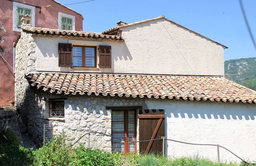 Bendejun Casa | Maravillosa casa de vacaciones privada con WIFI, TV, patio, mascotas permitida y aparcamiento