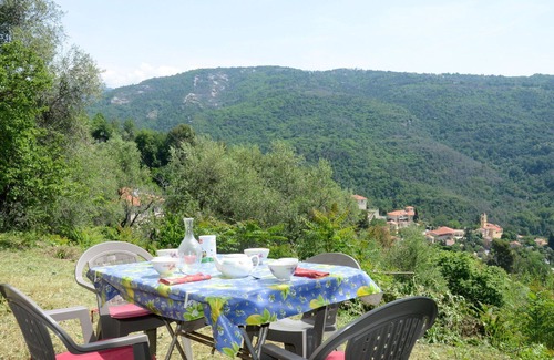 Bendejun Casa | Maravillosa casa de vacaciones privada con WIFI, TV, patio, mascotas permitida y aparcamiento