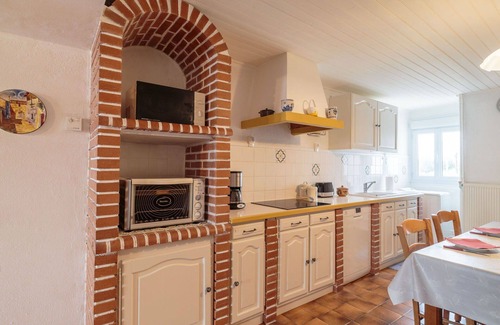 Berneuil Villa | Estupenda casa de vacaciones privada con WIFI, TV, terraza, mascotas permitida y aparcamiento