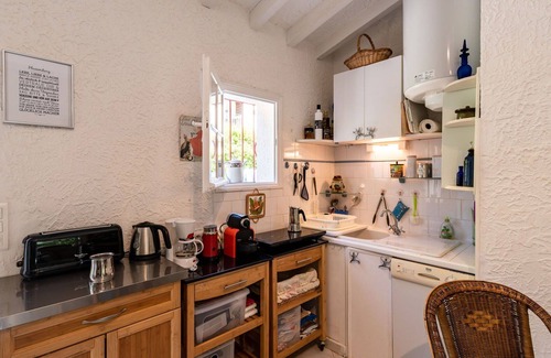 Bravone Casa | Estupenda casa de vacaciones privada para 4 personas con WIFI, TV, terraza y aparcamiento