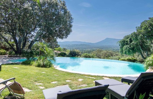 Gareoult Villa | Casa de vacaciones privada con piscina privada, WIFI, TV, patio, vista panorámica, aparcamiento