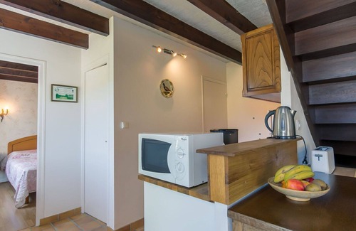 Sizun Villa | Preciosa casa de vacaciones privada para 5 personas con WIFI, TV, mascotas permitida y aparcamiento