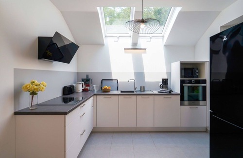 Plovan Casa | Maravillosa casa de vacaciones privada para 5 personas con WIFI, TV y terraza